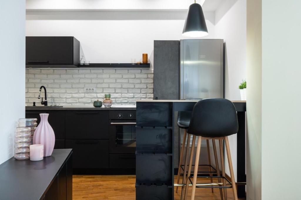 בוקרשט Wonderful Victorie Apartment מראה חיצוני תמונה